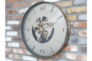 Wall Clock With Moving Cogs & World Map Design