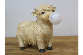 Highland Cow Blowing Gum, Cute Home Decor