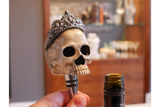 Skull Head Bottle Stopper - Spooky Wine Accessory