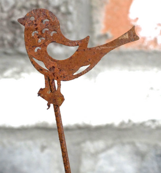 Rusty Finish Metal Bird Stakes - Outdoor Garden Decor, Set of 5