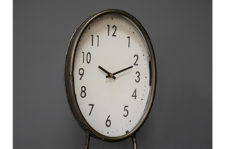 Duck Feet Standing Desk Clock image 3